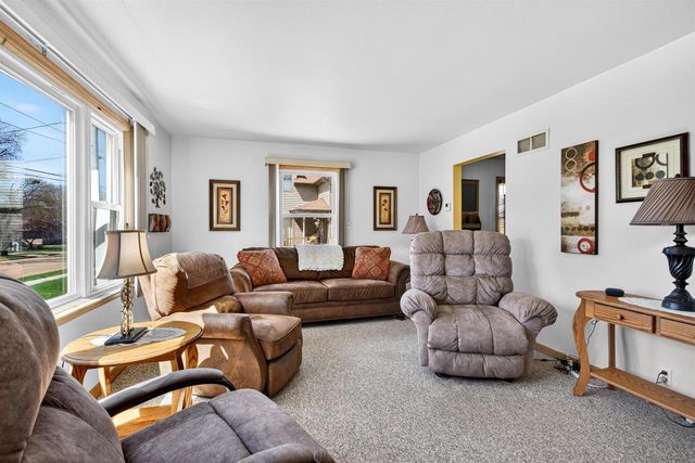 704 W WISCONSIN AVENUE, Kaukauna, WI 54130