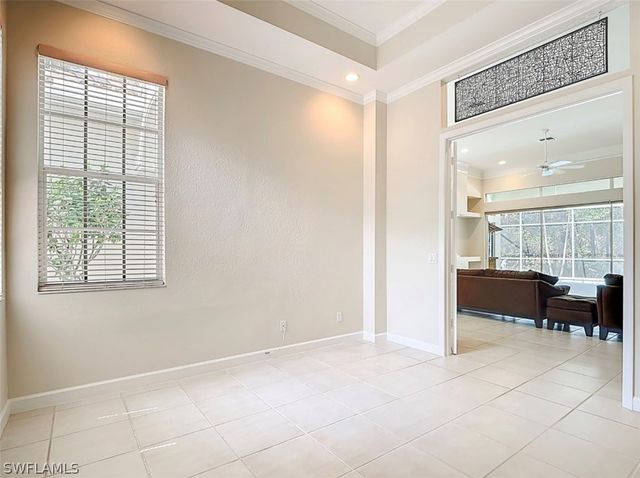 615 Soliel DR, Naples, FL 34110