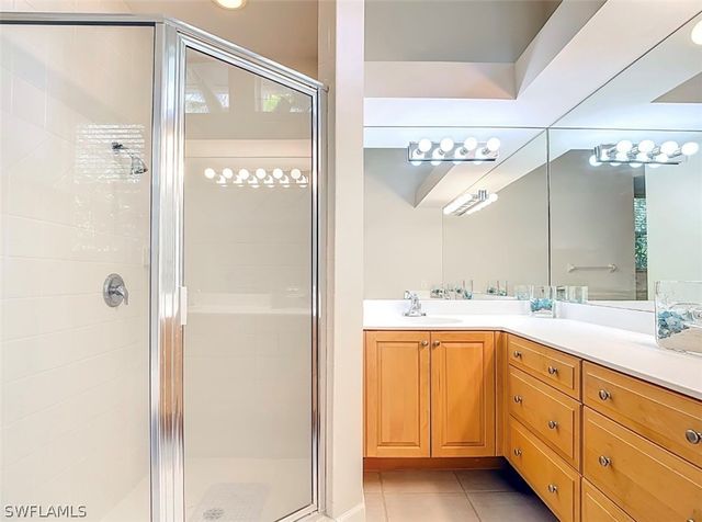 615 Soliel DR, Naples, FL 34110