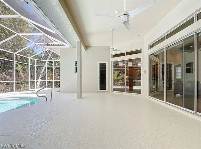 615 Soliel DR, Naples, FL 34110