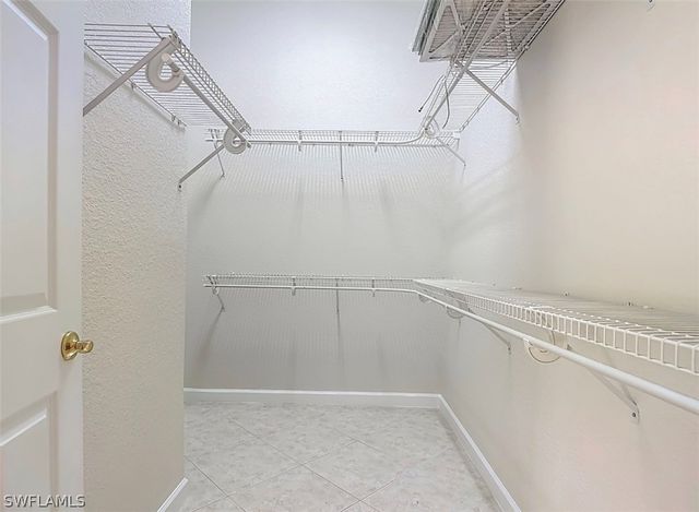 615 Soliel DR, Naples, FL 34110