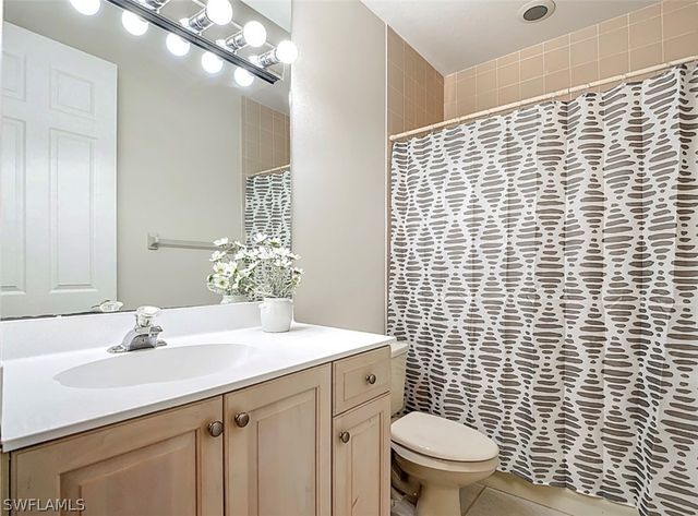 615 Soliel DR, Naples, FL 34110