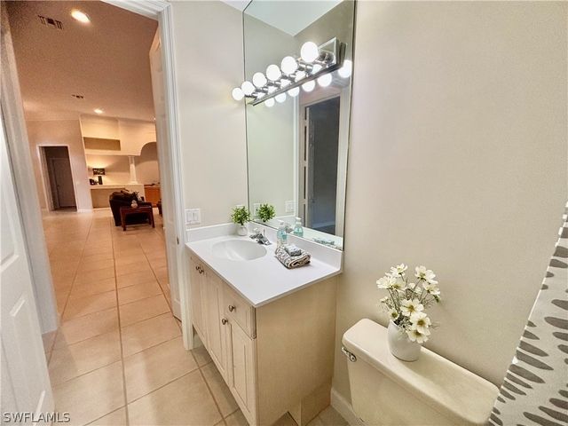 615 Soliel DR, Naples, FL 34110