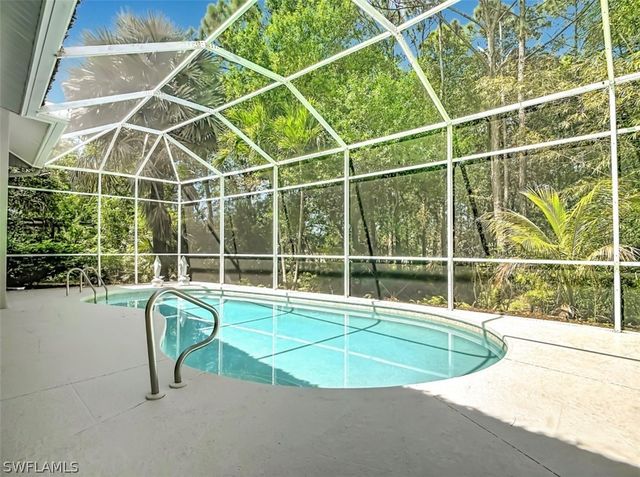 615 Soliel DR, Naples, FL 34110