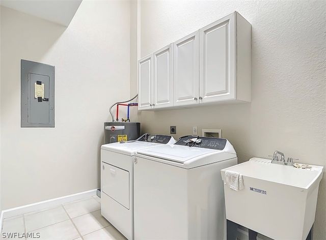 615 Soliel DR, Naples, FL 34110