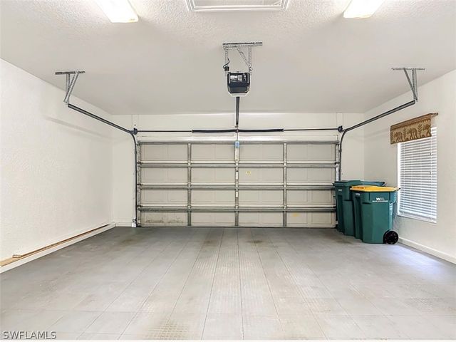 615 Soliel DR, Naples, FL 34110