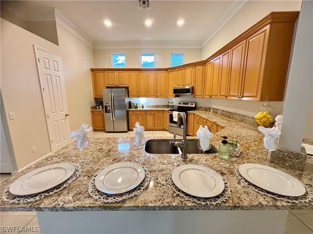 615 Soliel DR, Naples, FL 34110