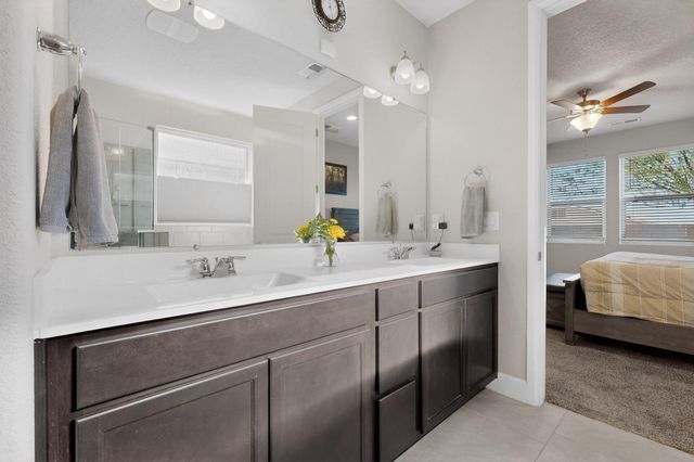 4528 Skyline Loop NE, Rio Rancho, NM 87144