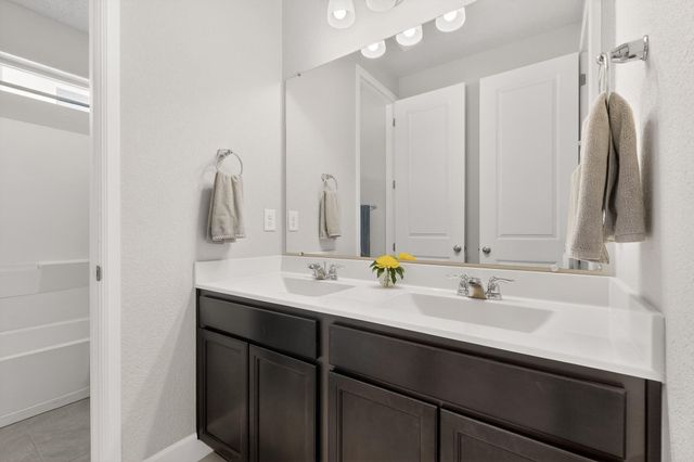 4528 Skyline Loop NE, Rio Rancho, NM 87144