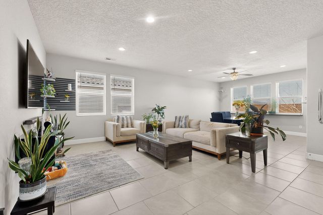 4528 Skyline Loop NE, Rio Rancho, NM 87144