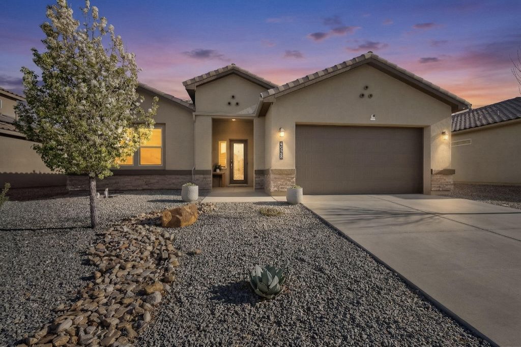 4528 Skyline Loop NE, Rio Rancho, NM 87144