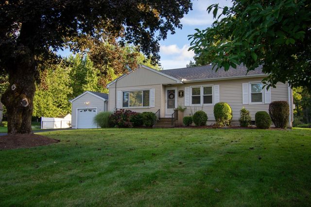 69 Airport Rd, Dudley, MA 01571