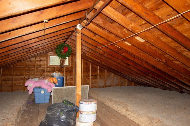 69 Airport Rd, Dudley, MA 01571