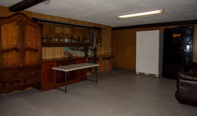 69 Airport Rd, Dudley, MA 01571