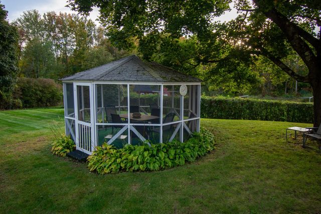 69 Airport Rd, Dudley, MA 01571