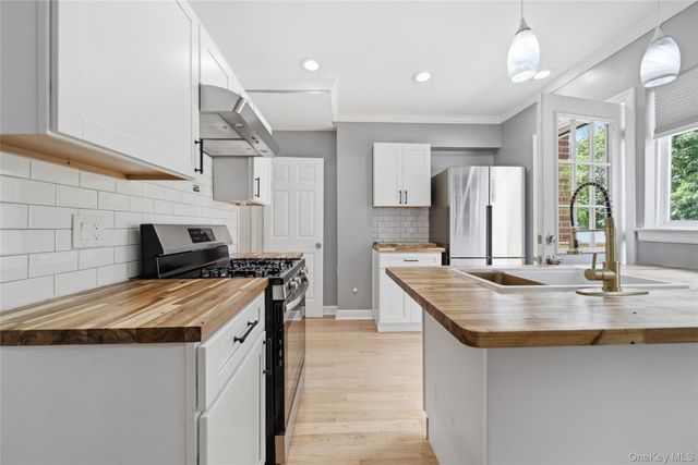 157-49 9th Avenue, Whitestone, NY 11357
