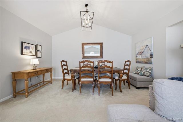 10324 Champions Circle 44, Grand Blanc Charter Township, MI 48439