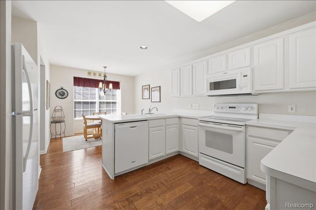 10324 Champions Circle 44, Grand Blanc Charter Township, MI 48439