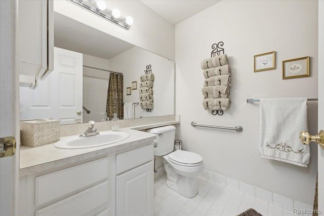 10324 Champions Circle 44, Grand Blanc Charter Township, MI 48439