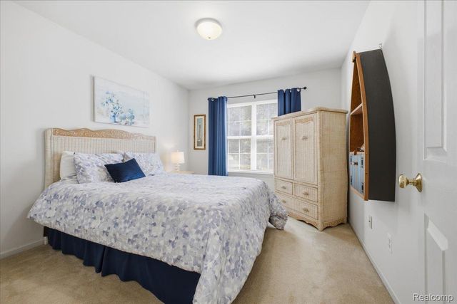 10324 Champions Circle 44, Grand Blanc Charter Township, MI 48439