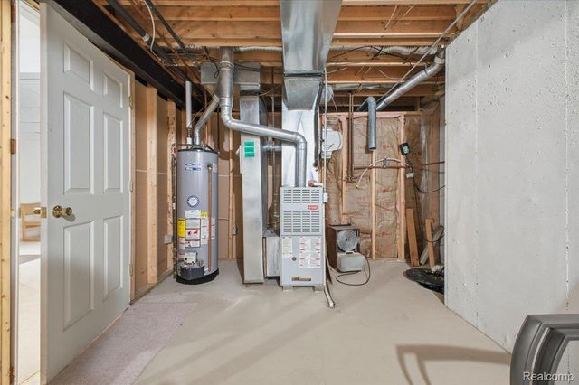 10324 Champions Circle 44, Grand Blanc Charter Township, MI 48439