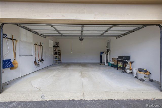 10324 Champions Circle 44, Grand Blanc Charter Township, MI 48439