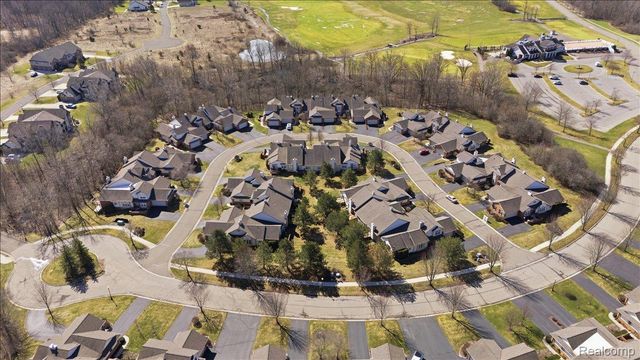 10324 Champions Circle 44, Grand Blanc Charter Township, MI 48439