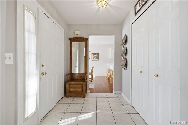 10324 Champions Circle 44, Grand Blanc Charter Township, MI 48439