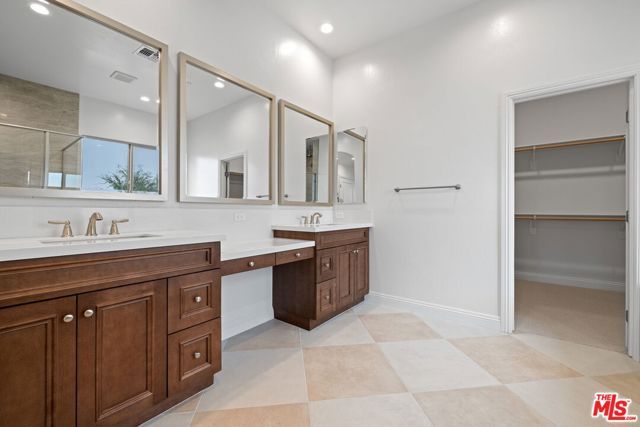 3604 Pathway Court, Bakersfield, CA 93311