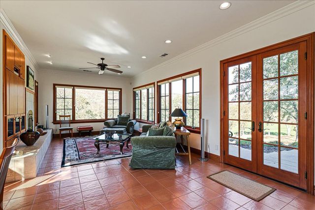 20 Mosswood Ct, Copperopolis, CA 95228