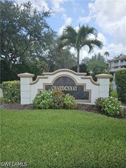 6025 Chardonnay LN 102, Naples, FL 34119