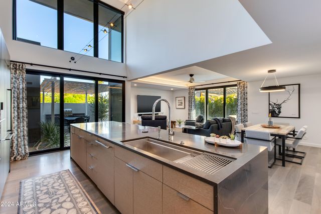 1341 E POMELO GROVE Lane, Phoenix, AZ 85014