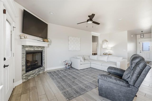 214 NW Sandstone Ave, Cache, OK 73527