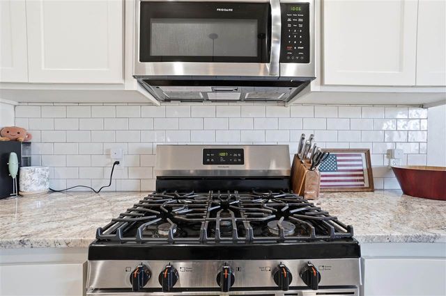 214 NW Sandstone Ave, Cache, OK 73527