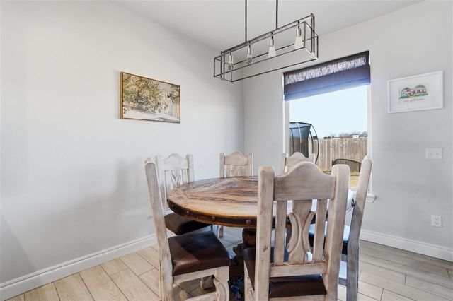 214 NW Sandstone Ave, Cache, OK 73527