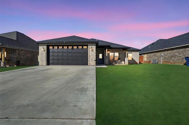 214 NW Sandstone Ave, Cache, OK 73527