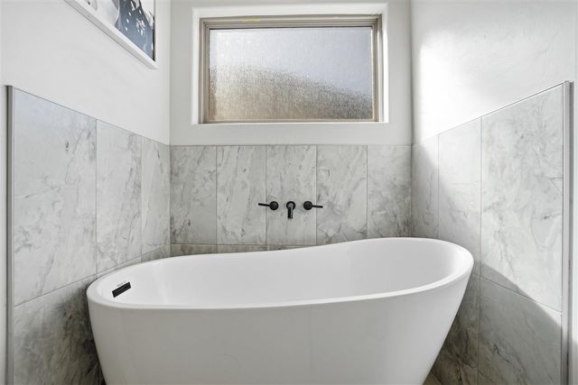 214 NW Sandstone Ave, Cache, OK 73527