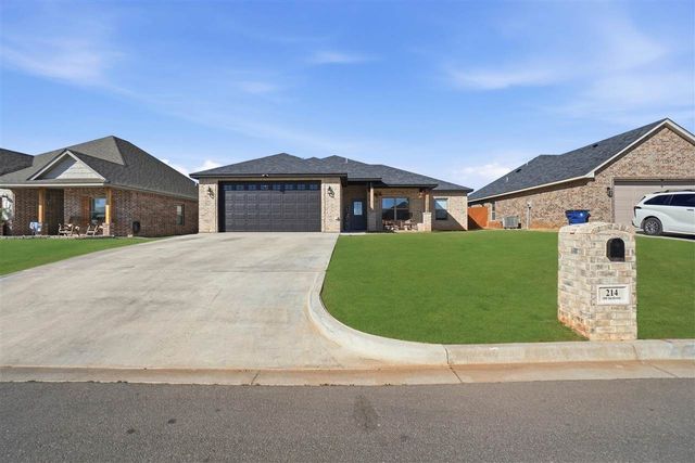 214 NW Sandstone Ave, Cache, OK 73527