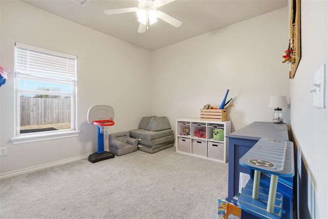 214 NW Sandstone Ave, Cache, OK 73527