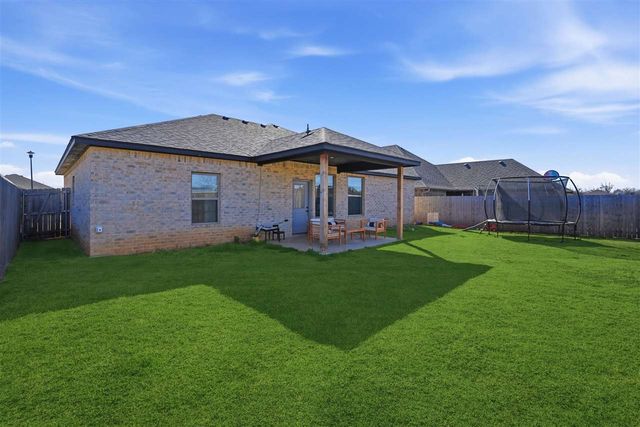 214 NW Sandstone Ave, Cache, OK 73527