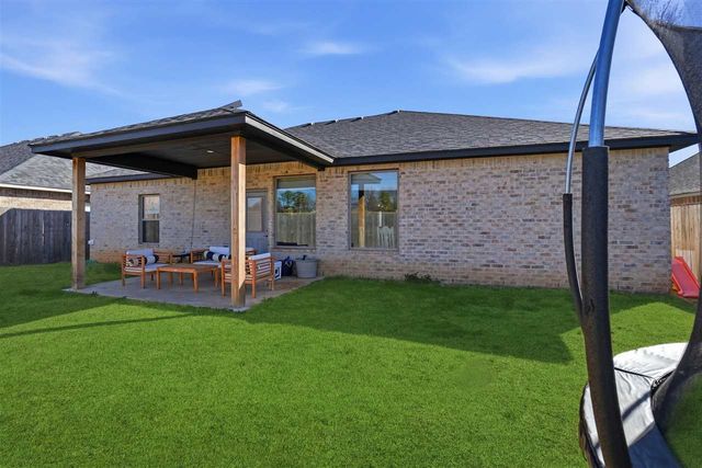 214 NW Sandstone Ave, Cache, OK 73527