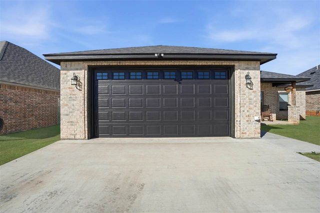 214 NW Sandstone Ave, Cache, OK 73527