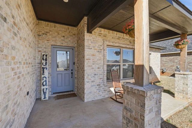 214 NW Sandstone Ave, Cache, OK 73527