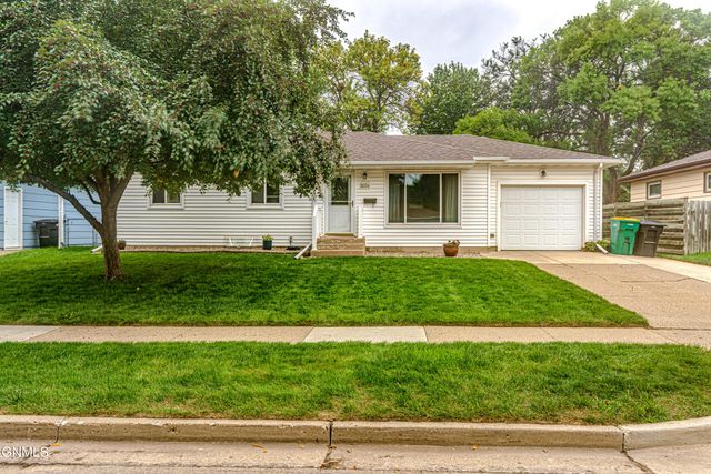 2034 Saint Benedict Drive, Bismarck, ND 58501 property photo