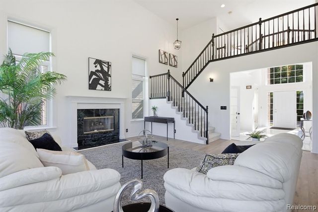 16565 Sherwood Lane, Northville, MI 48168