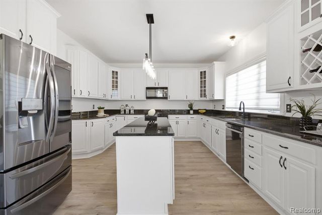 16565 Sherwood Lane, Northville, MI 48168