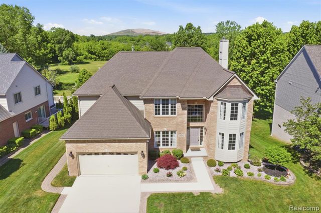 16565 Sherwood Lane, Northville, MI 48168