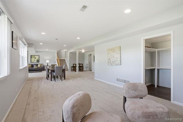 16565 Sherwood Lane, Northville, MI 48168