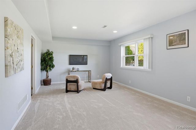 16565 Sherwood Lane, Northville, MI 48168