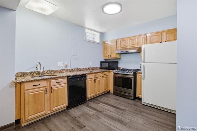 16565 Sherwood Lane, Northville, MI 48168